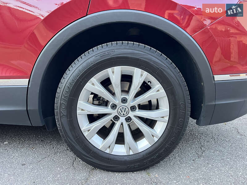 Позашляховик / Кросовер Volkswagen Tiguan 2017 в Києві