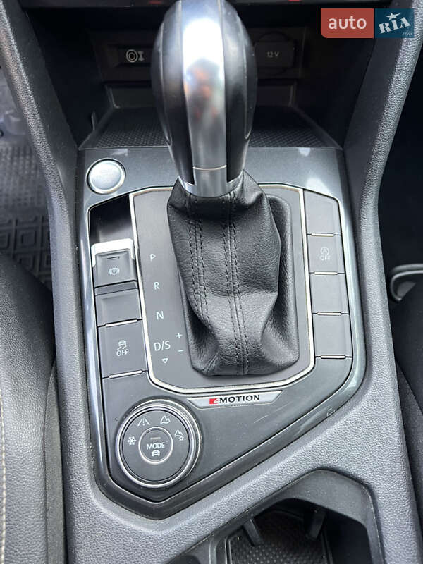 Позашляховик / Кросовер Volkswagen Tiguan 2017 в Києві