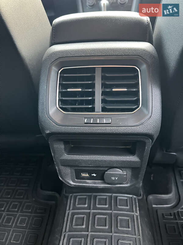 Позашляховик / Кросовер Volkswagen Tiguan 2017 в Києві