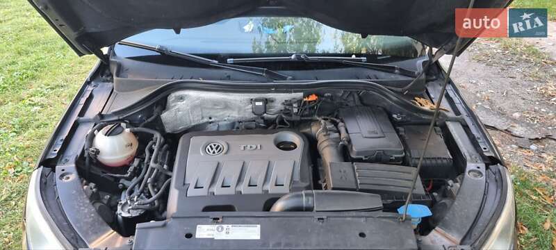 Позашляховик / Кросовер Volkswagen Tiguan 2011 в Києві