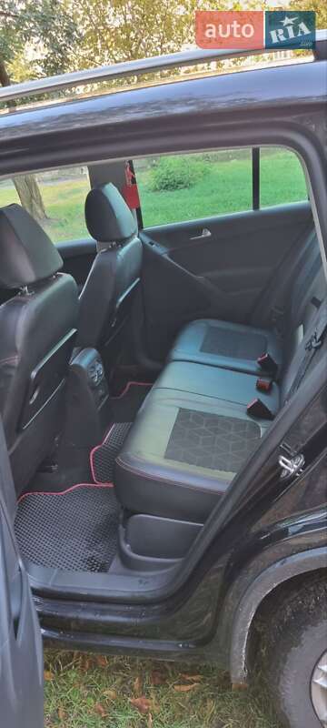 Позашляховик / Кросовер Volkswagen Tiguan 2011 в Києві