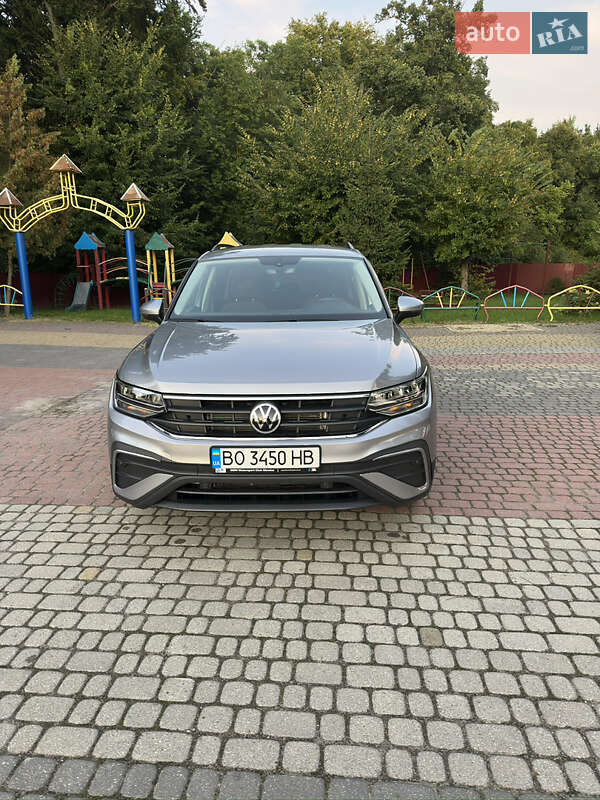 Внедорожник / Кроссовер Volkswagen Tiguan 2023 в Тернополе