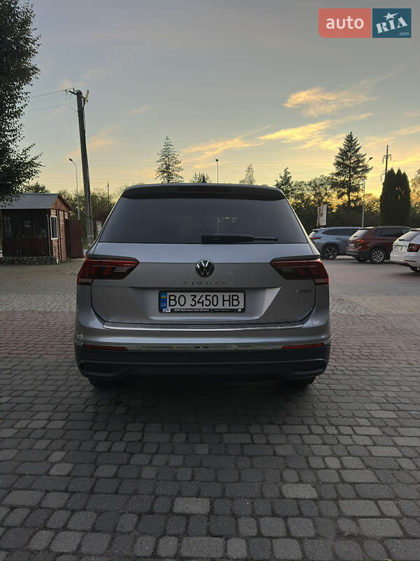 Внедорожник / Кроссовер Volkswagen Tiguan 2023 в Тернополе