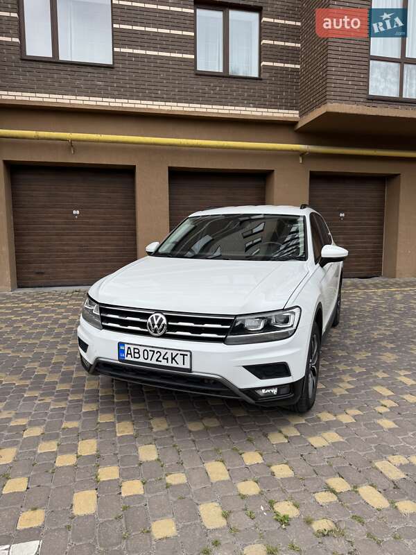 Внедорожник / Кроссовер Volkswagen Tiguan 2017 в Виннице фото 3 Внедорожник / Кроссовер Volkswagen Tiguan 2017 в Виннице