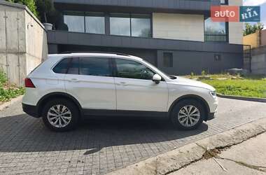 Внедорожник / Кроссовер Volkswagen Tiguan 2016 в Киеве