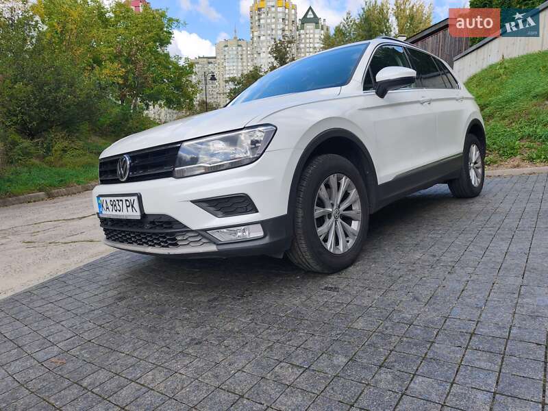 Внедорожник / Кроссовер Volkswagen Tiguan 2016 в Киеве
