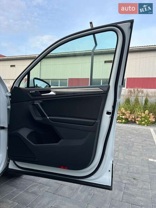 Позашляховик / Кросовер Volkswagen Tiguan 2016 в Луцьку