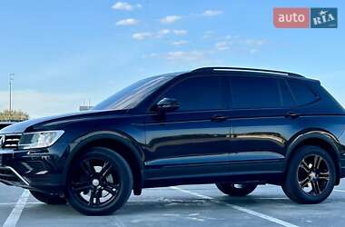 Внедорожник / Кроссовер Volkswagen Tiguan 2017 в Киеве