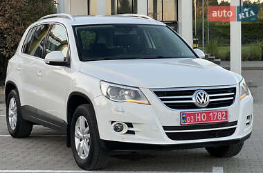 Внедорожник / Кроссовер Volkswagen Tiguan 2010 в Радивилове