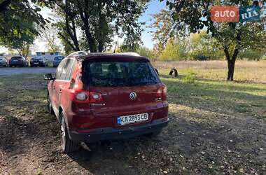 Позашляховик / Кросовер Volkswagen Tiguan 2010 в Києві