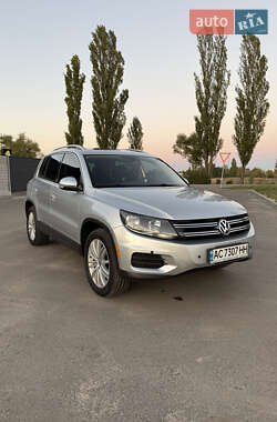Внедорожник / Кроссовер Volkswagen Tiguan 2016 в Ирпене
