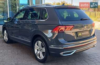 Внедорожник / Кроссовер Volkswagen Tiguan 2021 в 