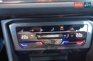 Внедорожник / Кроссовер Volkswagen Tiguan 2021 в 