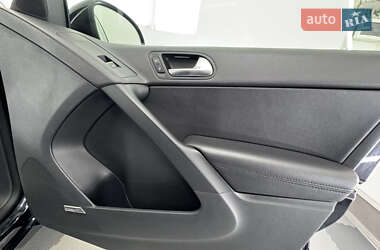 Внедорожник / Кроссовер Volkswagen Tiguan 2011 в 