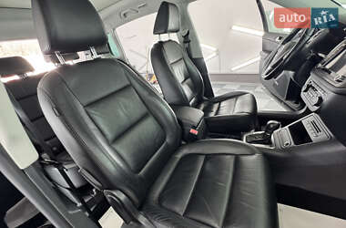 Внедорожник / Кроссовер Volkswagen Tiguan 2011 в 