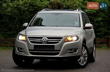Позашляховик / Кросовер Volkswagen Tiguan 2010 в Чернівцях