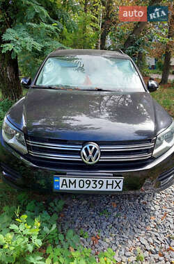 Внедорожник / Кроссовер Volkswagen Tiguan 2015 в Житомире