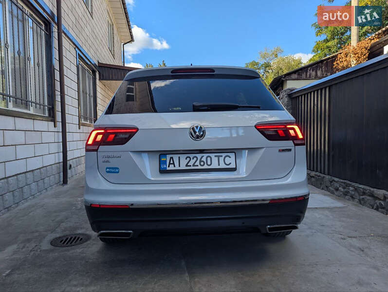 Внедорожник / Кроссовер Volkswagen Tiguan 2018 в Киеве фото 26 Внедорожник / Кроссовер Volkswagen Tiguan 2018 в Киеве