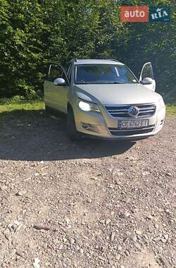 Позашляховик / Кросовер Volkswagen Tiguan 2010 в Чернівцях