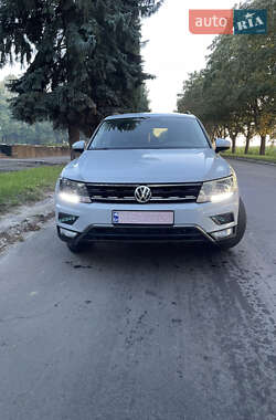 Позашляховик / Кросовер Volkswagen Tiguan 2018 в Володимирі