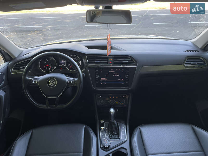 Внедорожник / Кроссовер Volkswagen Tiguan 2018 в Владимире