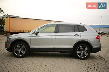 Внедорожник / Кроссовер Volkswagen Tiguan 2019 в 