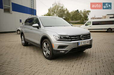 Внедорожник / Кроссовер Volkswagen Tiguan 2019 в 