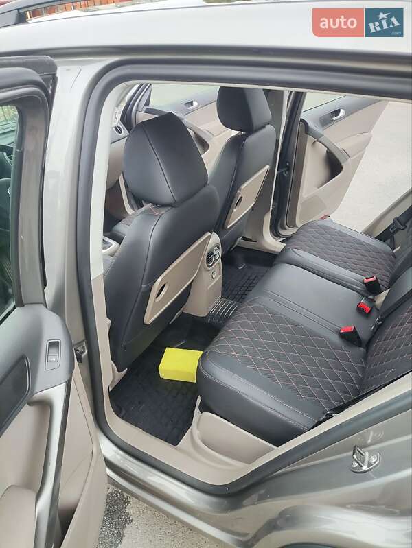Позашляховик / Кросовер Volkswagen Tiguan 2009 в Чернігові