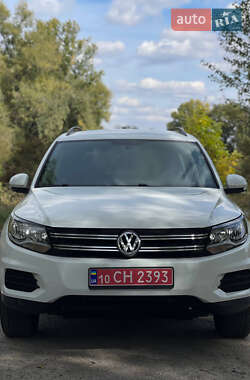 Внедорожник / Кроссовер Volkswagen Tiguan 2015 в Кременчуге