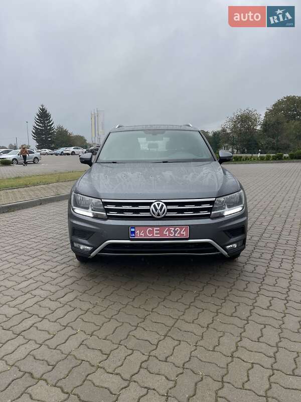 Позашляховик / Кросовер Volkswagen Tiguan 2017 в Львові