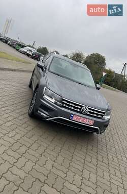 Внедорожник / Кроссовер Volkswagen Tiguan 2017 в 