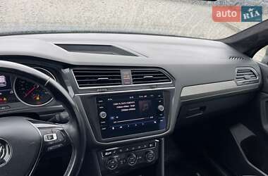 Внедорожник / Кроссовер Volkswagen Tiguan 2017 в 