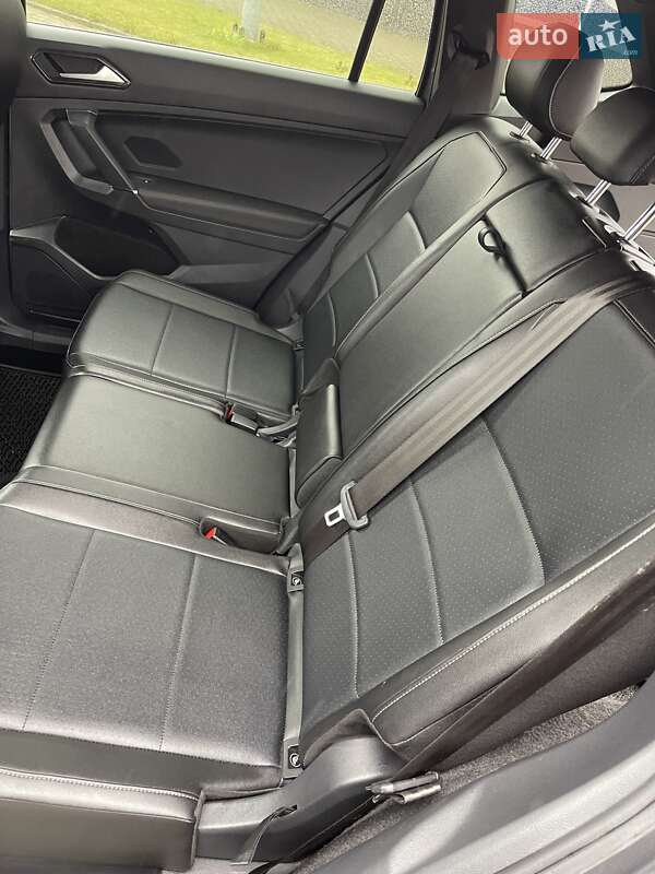 Позашляховик / Кросовер Volkswagen Tiguan 2017 в Львові