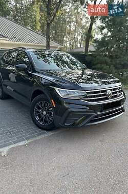 Внедорожник / Кроссовер Volkswagen Tiguan 2022 в Киеве