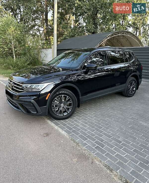 Внедорожник / Кроссовер Volkswagen Tiguan 2022 в Киеве