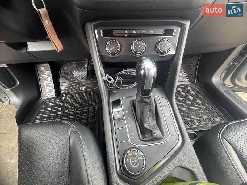 Внедорожник / Кроссовер Volkswagen Tiguan 2019 в Львове