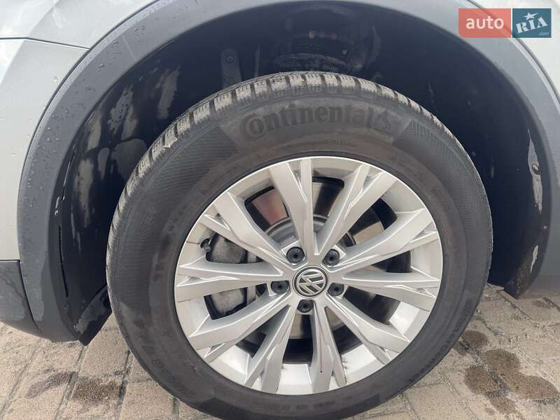 Внедорожник / Кроссовер Volkswagen Tiguan 2019 в Львове