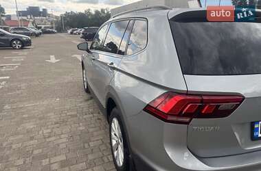 Внедорожник / Кроссовер Volkswagen Tiguan 2019 в 