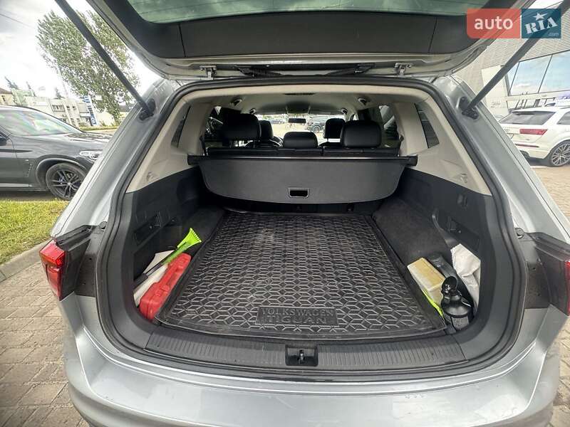 Внедорожник / Кроссовер Volkswagen Tiguan 2019 в Львове