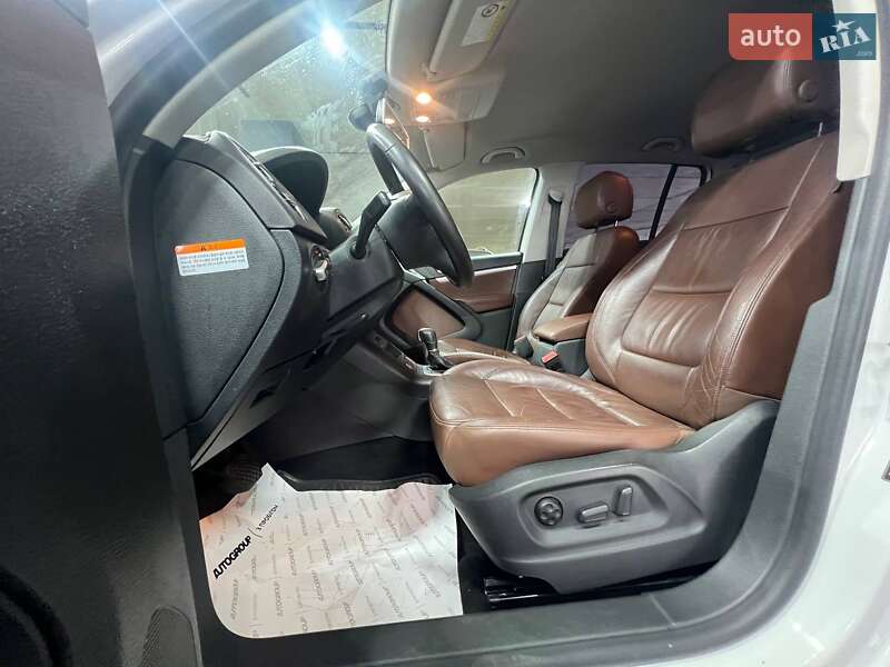 Позашляховик / Кросовер Volkswagen Tiguan 2016 в Одесі