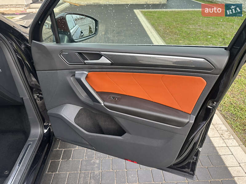 Внедорожник / Кроссовер Volkswagen Tiguan 2016 в Коростене