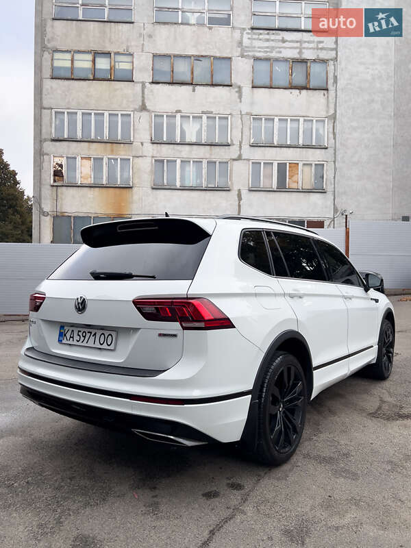 Внедорожник / Кроссовер Volkswagen Tiguan 2021 в Киеве