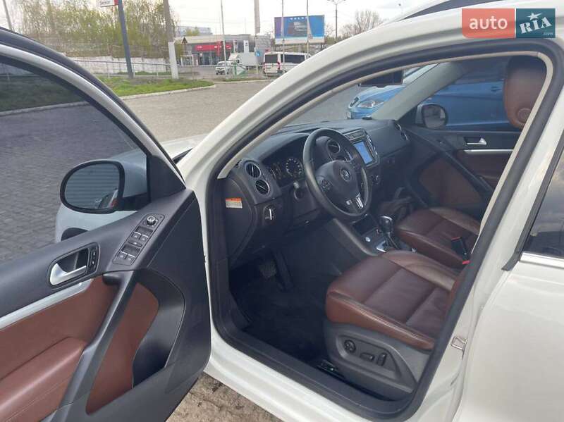 Внедорожник / Кроссовер Volkswagen Tiguan 2014 в Львове