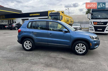 Внедорожник / Кроссовер Volkswagen Tiguan 2016 в 