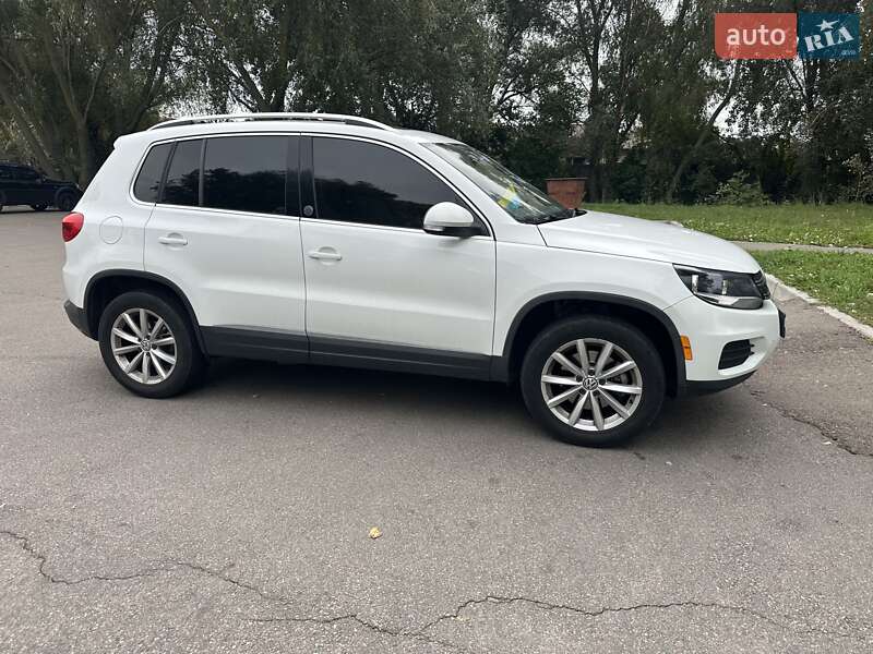 Внедорожник / Кроссовер Volkswagen Tiguan 2016 в Борисполе