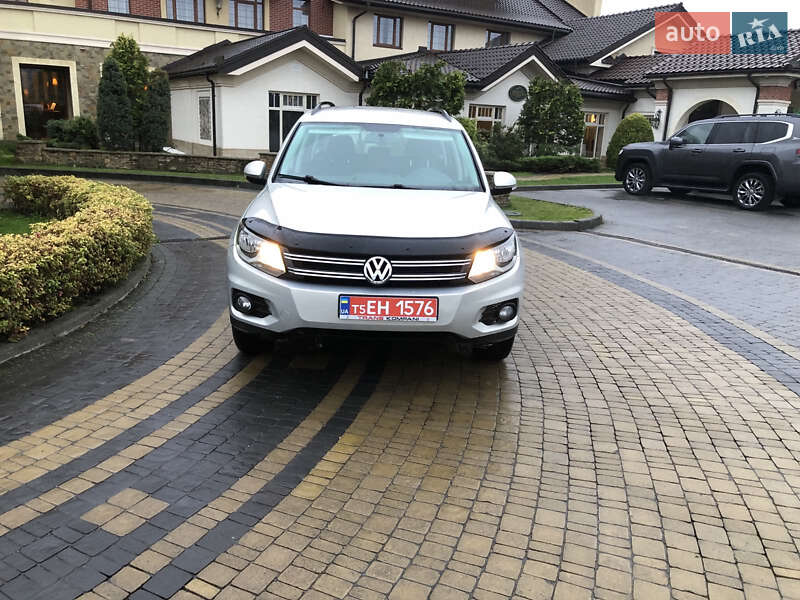 Внедорожник / Кроссовер Volkswagen Tiguan 2015 в Львове
