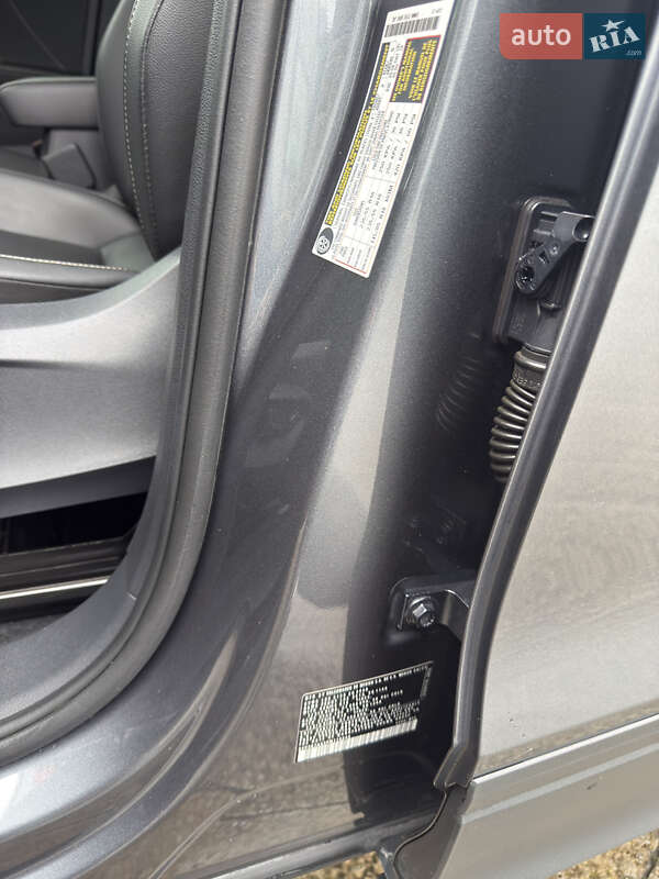 Внедорожник / Кроссовер Volkswagen Tiguan 2023 в Черновцах