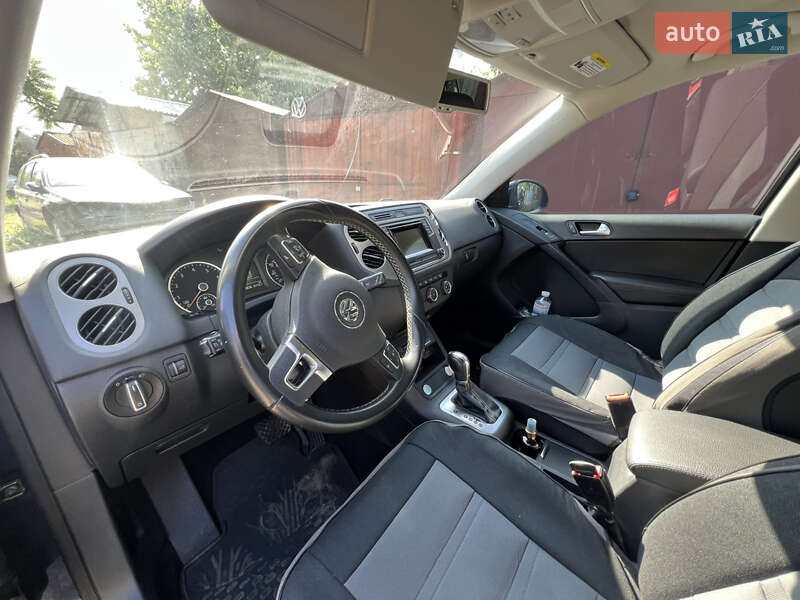 Внедорожник / Кроссовер Volkswagen Tiguan 2016 в Ужгороде