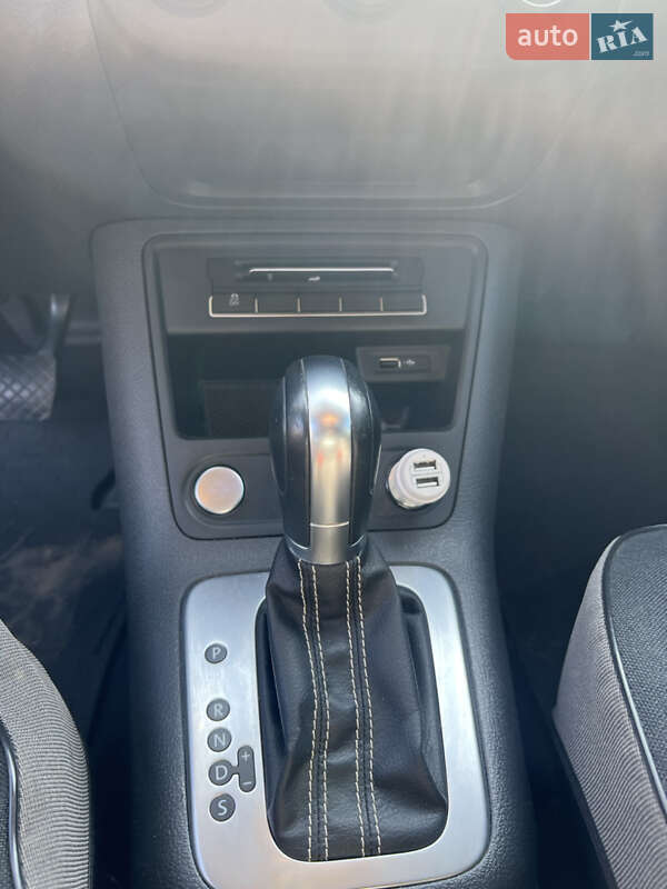 Внедорожник / Кроссовер Volkswagen Tiguan 2016 в Ужгороде