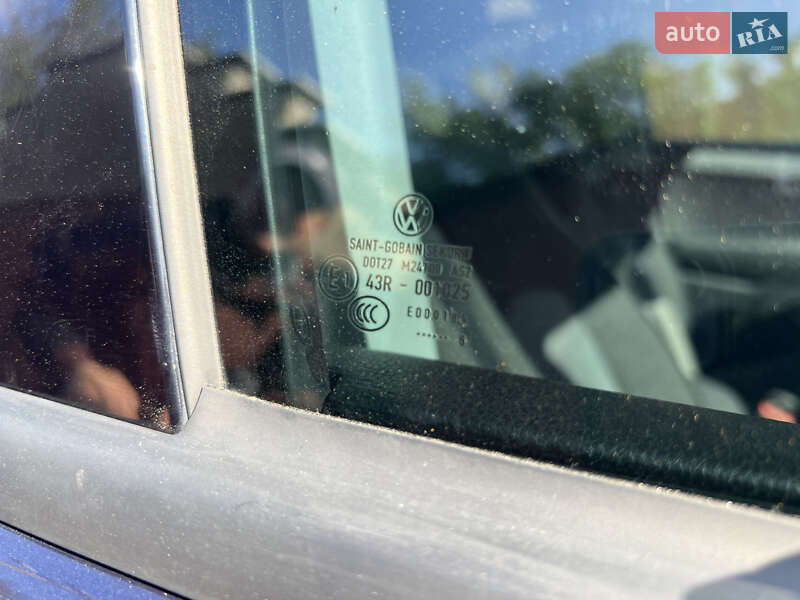 Внедорожник / Кроссовер Volkswagen Tiguan 2016 в Ужгороде